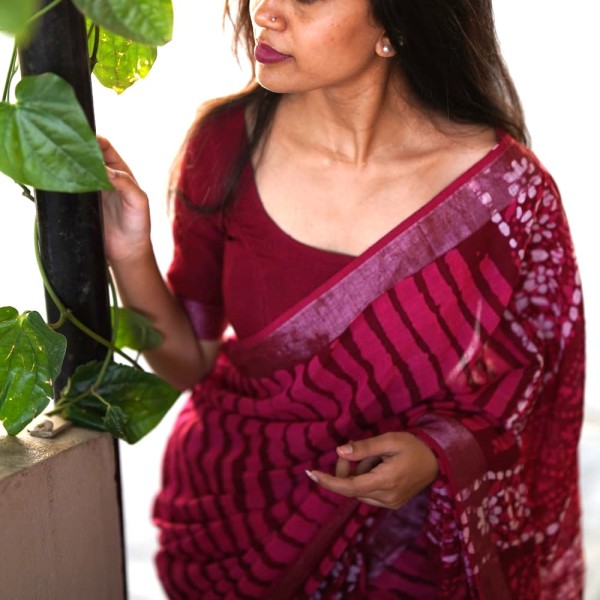 MyIndianBrand Bagru Cotton Linen Saree with Zari Border floral Pattern Pink Red 1