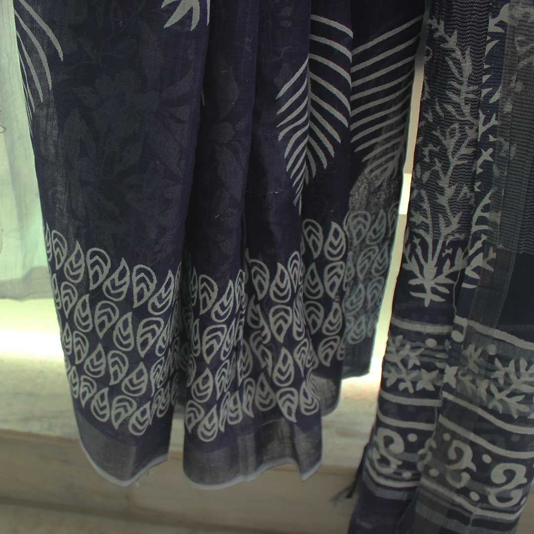 myindianbrand-handblock-indigo-white-booti-pattern-cotton-linen-saree-with-zari-border-4jpg