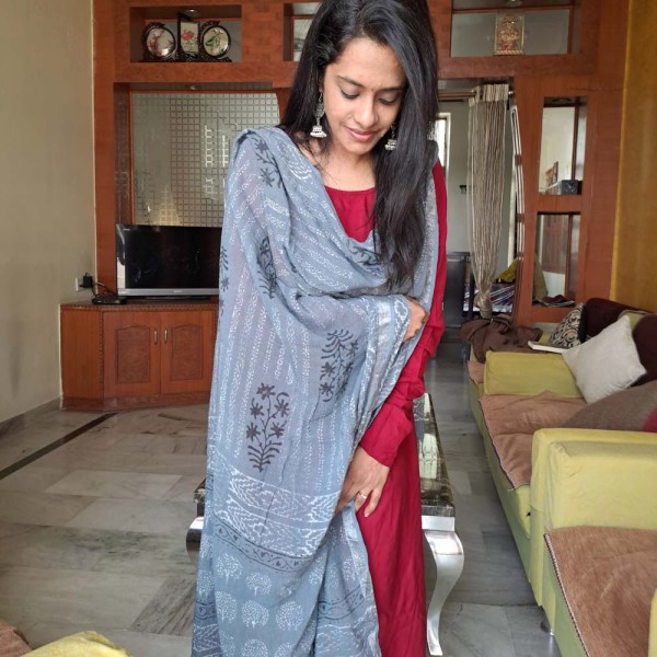 my indian brand grey-floral-linen-dupatta3_myindianbrand